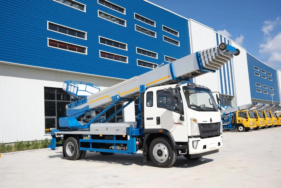 芜湖鸠江出租云梯车高空作业车 建筑垃圾搬运